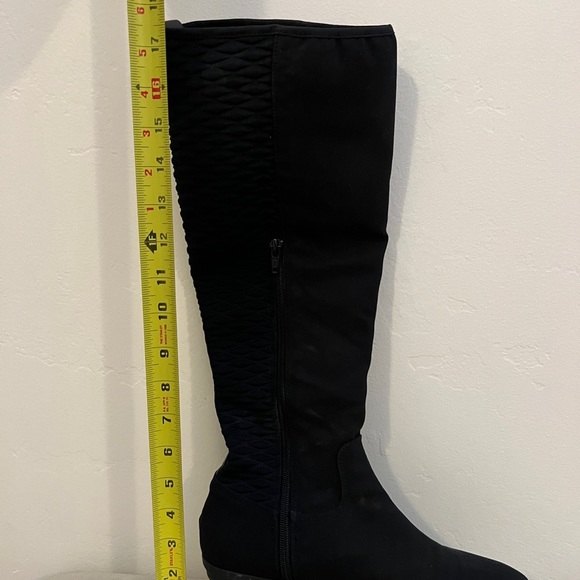 Hovercraft Knee-High Black Boot - Picture 6 of 7